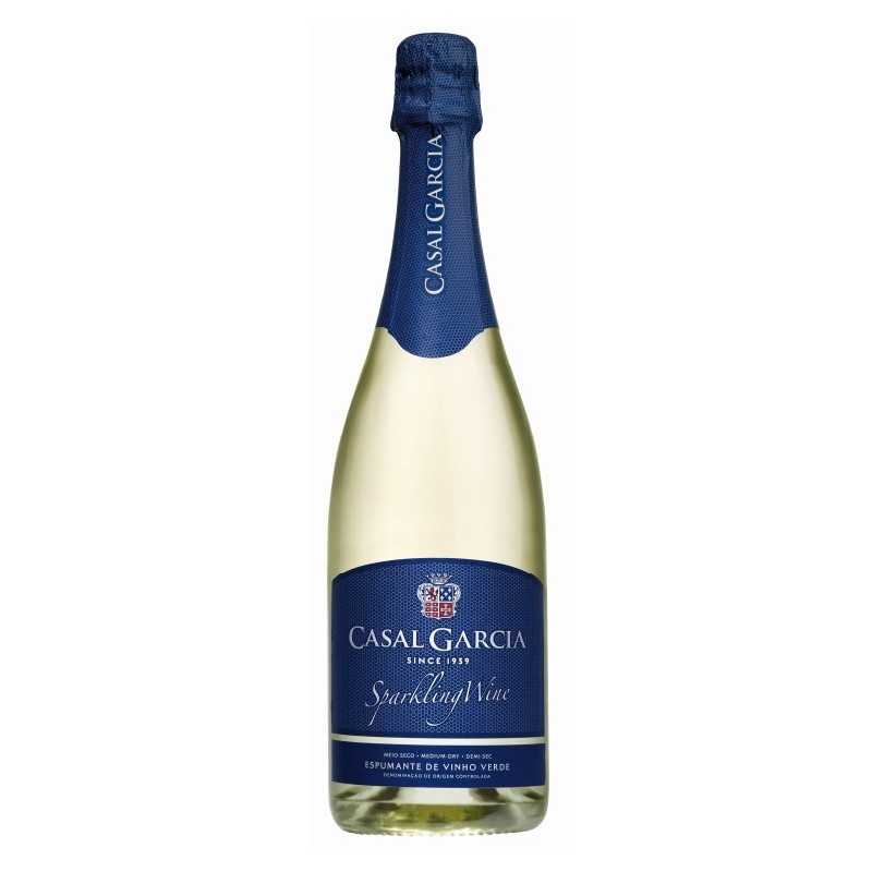 Casal Garcia Medium Dry Sparkling White Wine Casal Garcia Medium Dry Sparkling White Wine